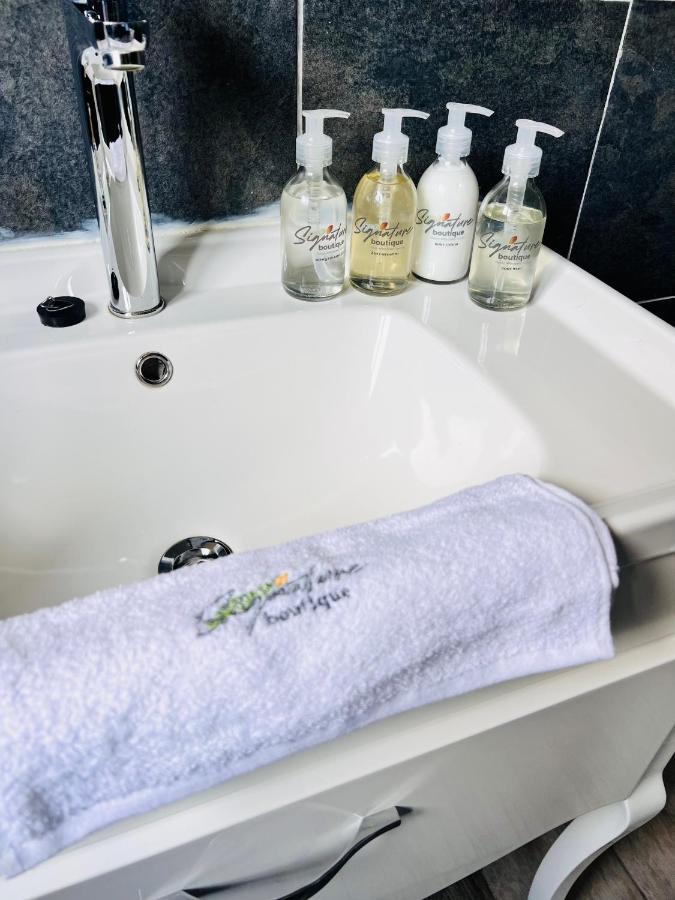 Signature Boutique Guesthouse Maun Zewnętrze zdjęcie